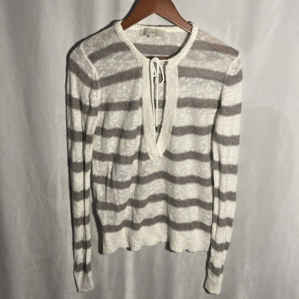 ANN TAYLOR LOFT white gray striped long sleeve pullover sweater M